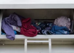 CONTAINERE PENTRU COLECTAREA HAINELOR UZATE